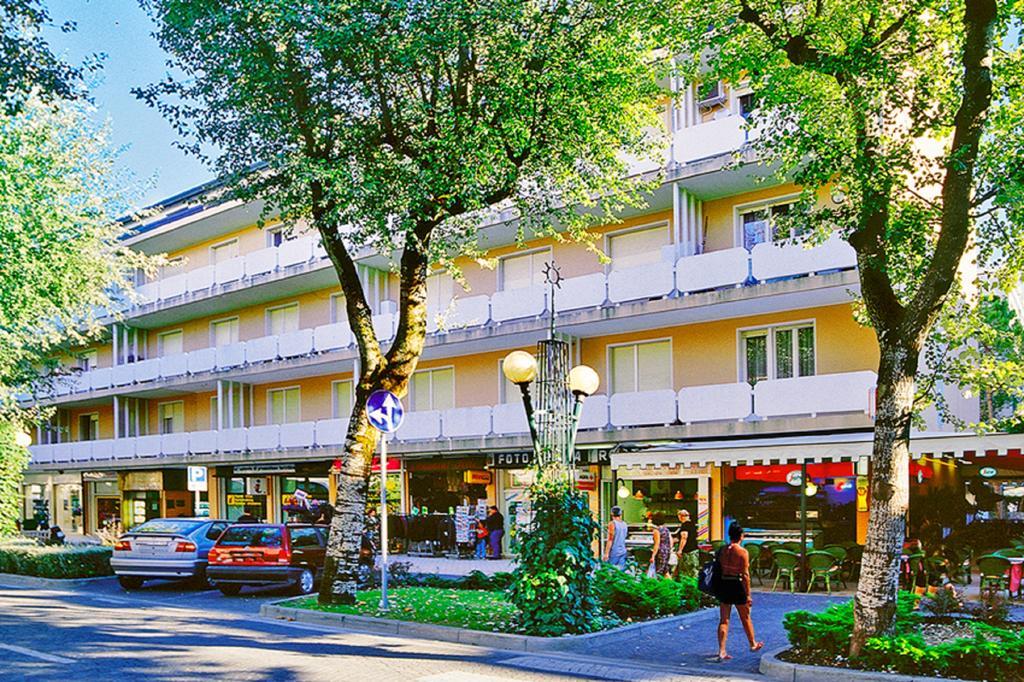Residence Bussola Bibione Zewnętrze zdjęcie